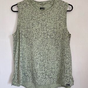 Rei women’s sleeveless shirt